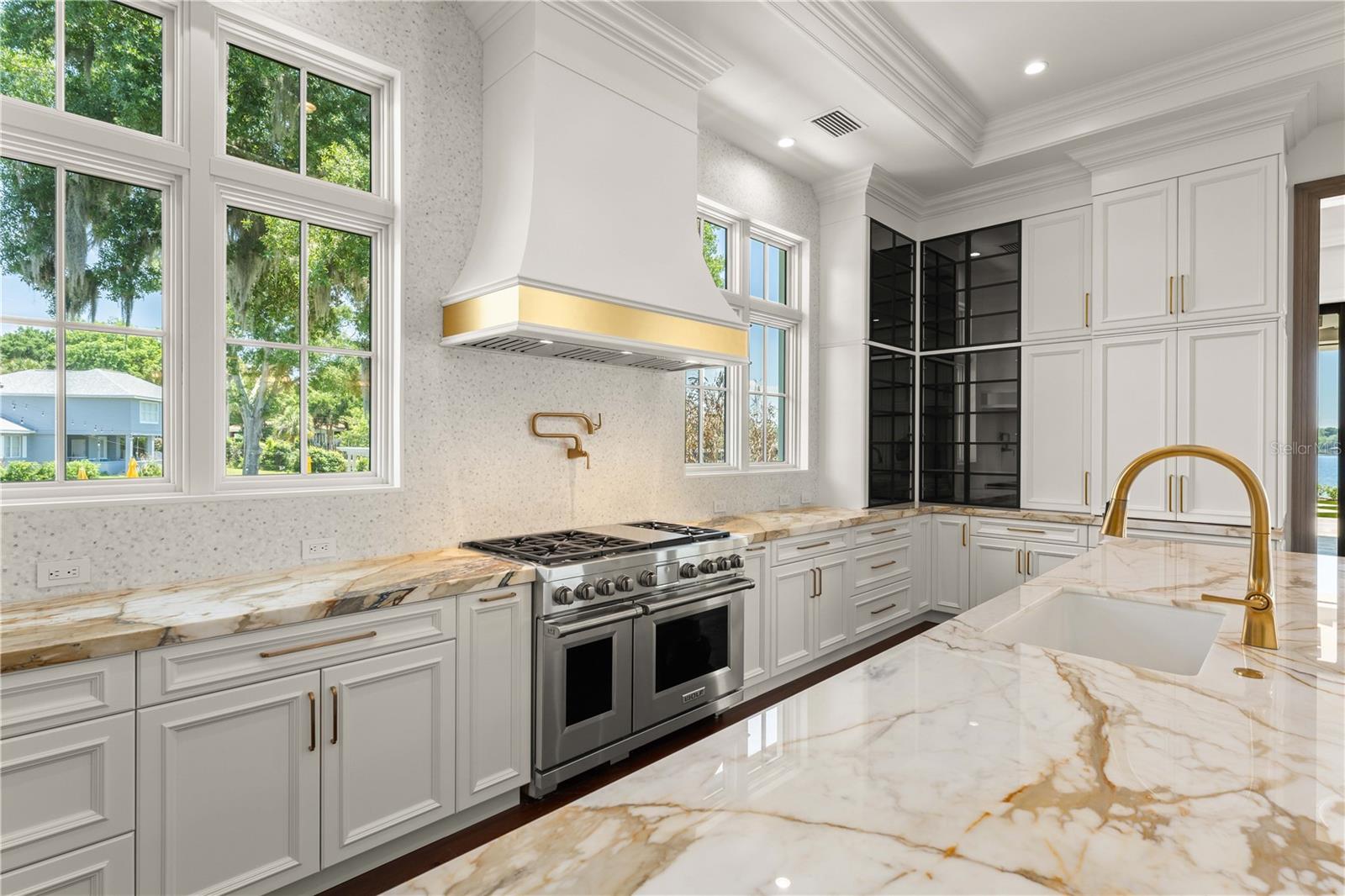O6411245 Property Photo