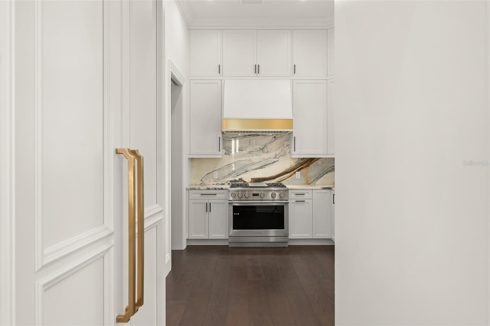 O6411245 Property Photo