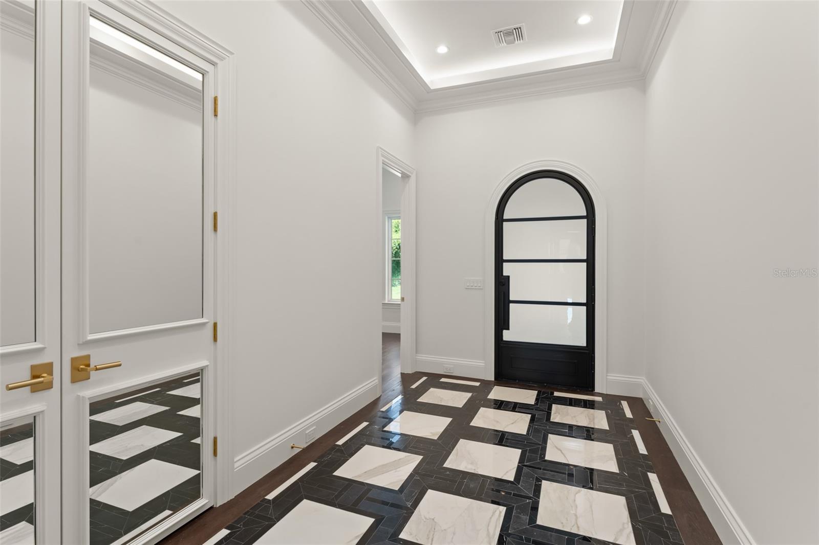 O6411245 Property Photo