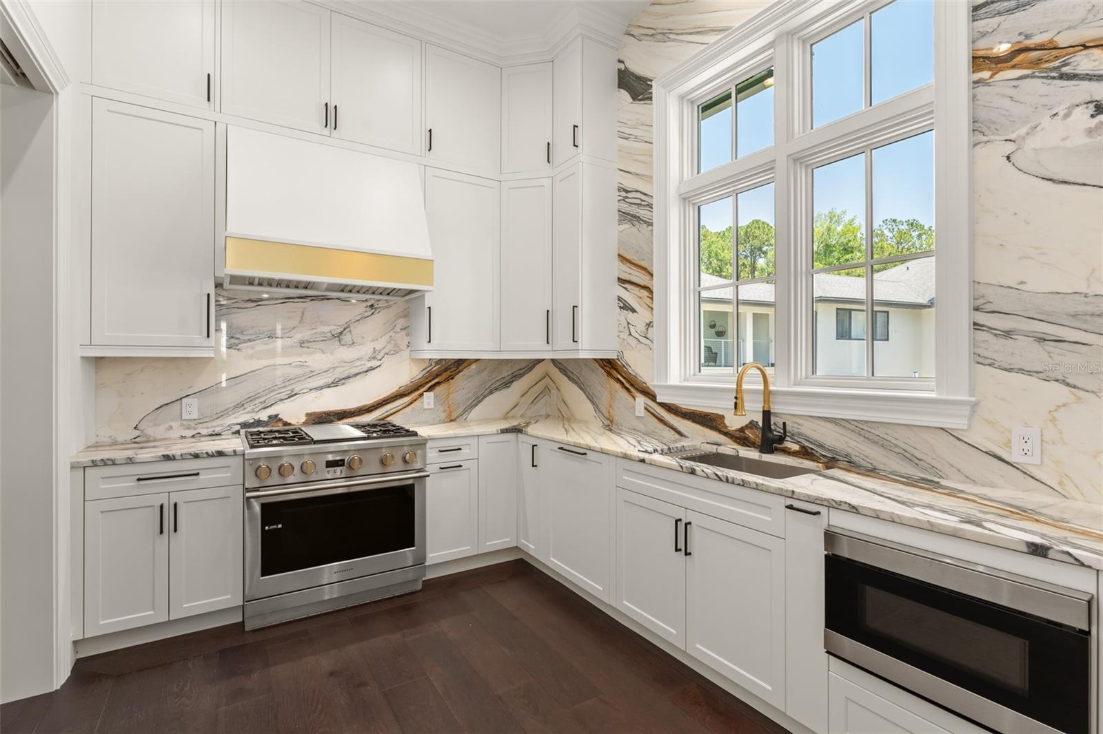 O6411245 Property Photo