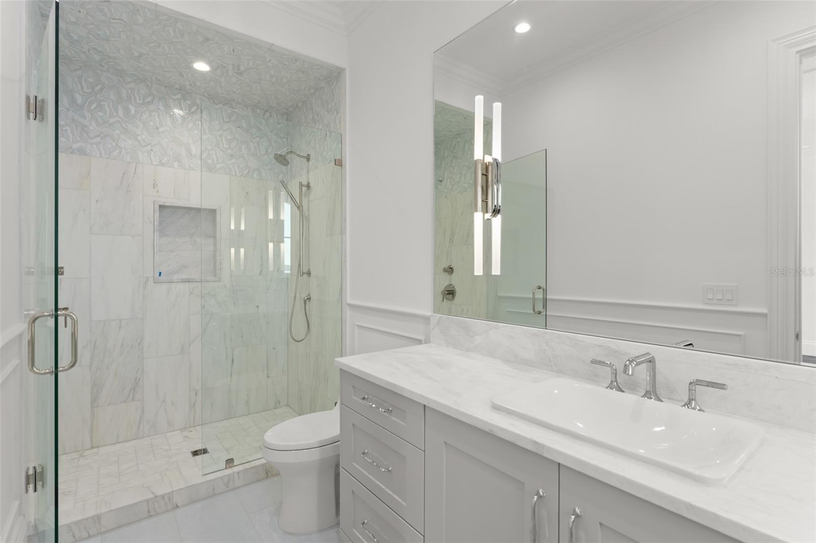 O6411245 Property Photo