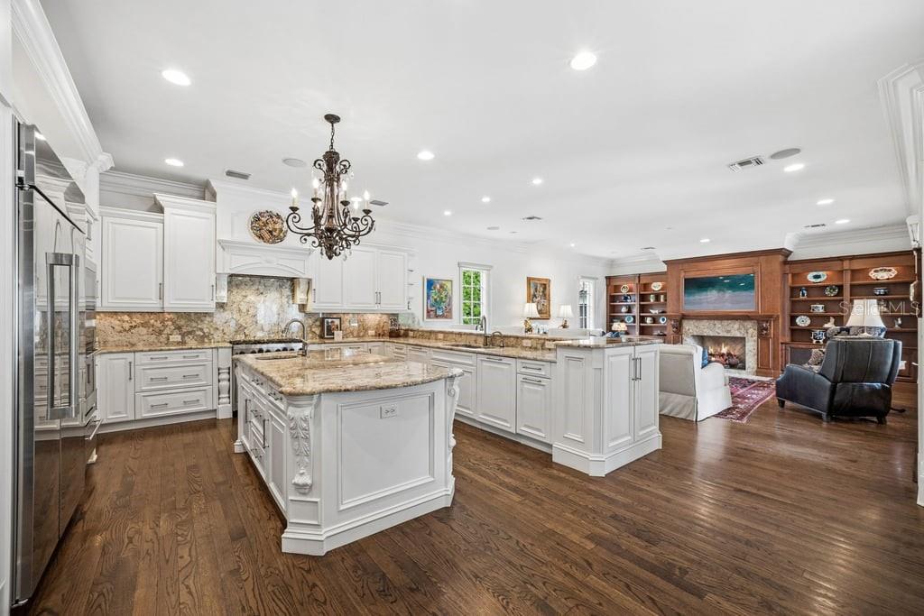 O6411706 Property Photo
