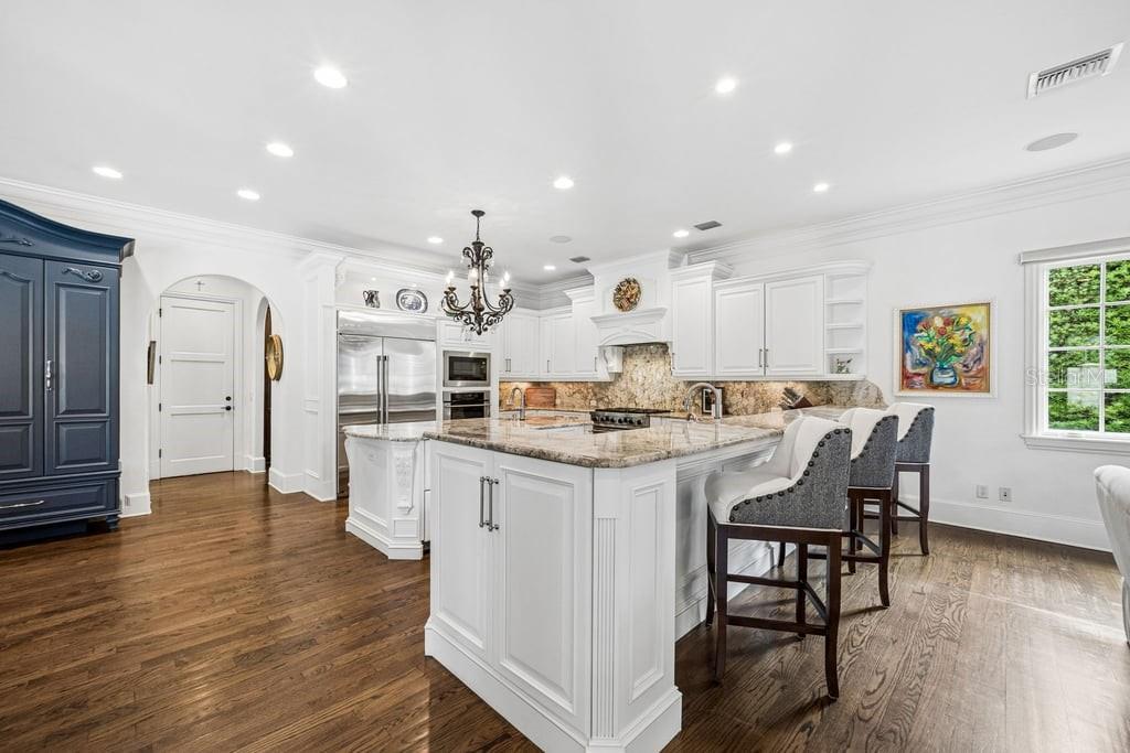 O6411706 Property Photo