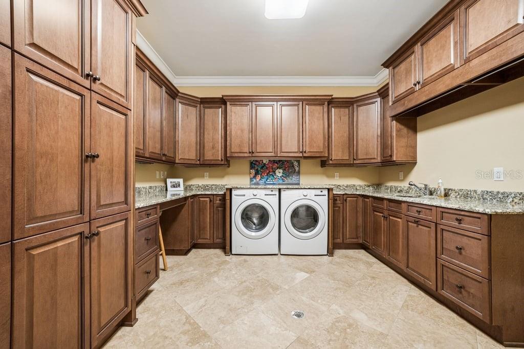 O6411706 Property Photo