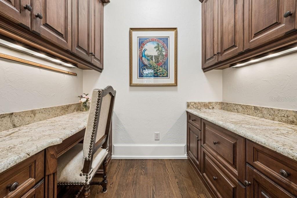 O6411706 Property Photo