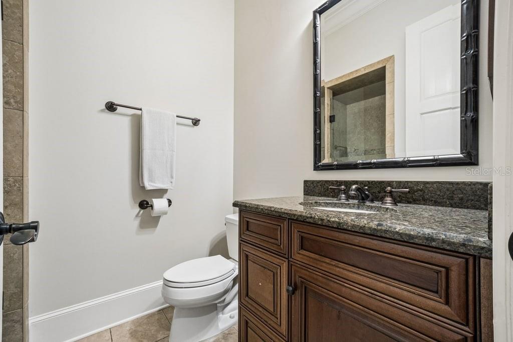 O6411706 Property Photo