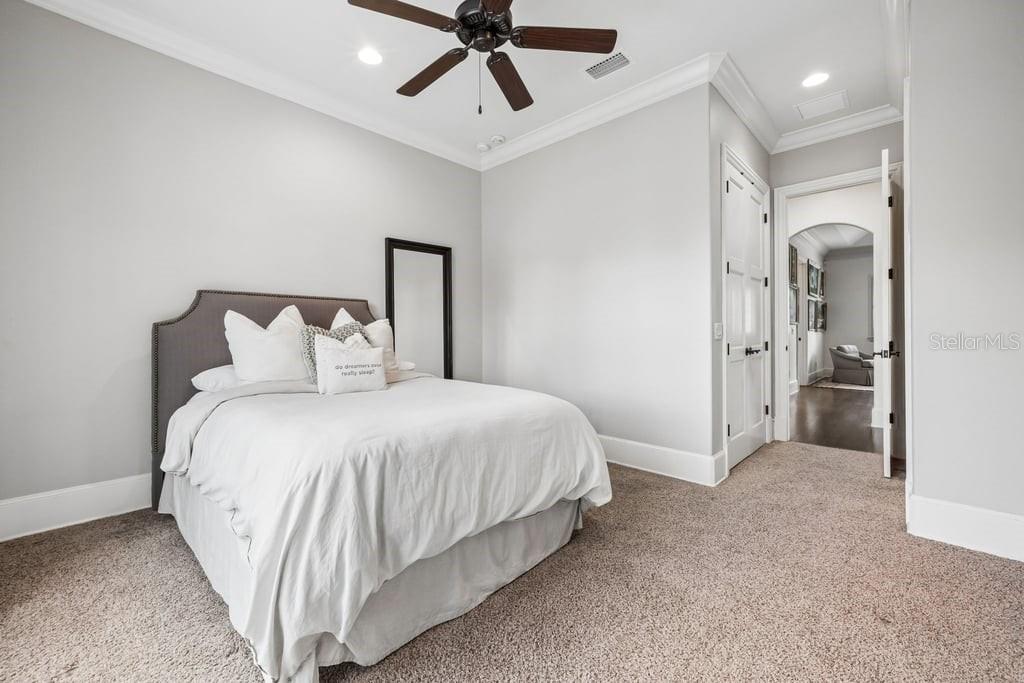 O6411706 Property Photo