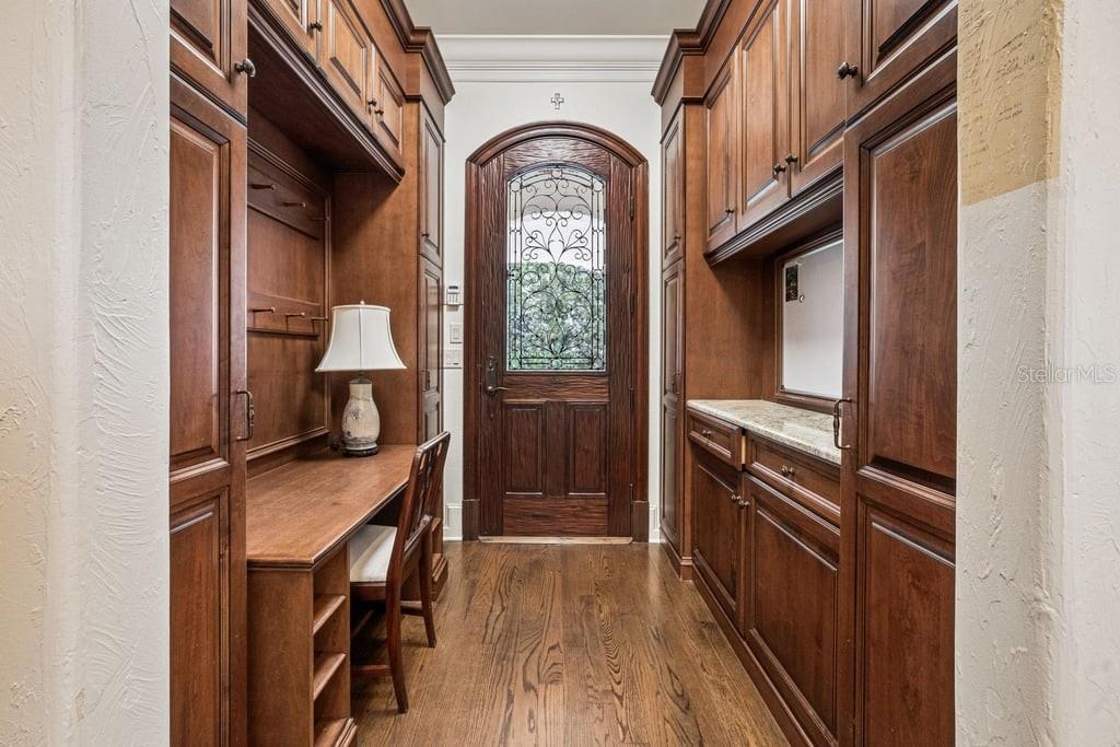 O6411706 Property Photo