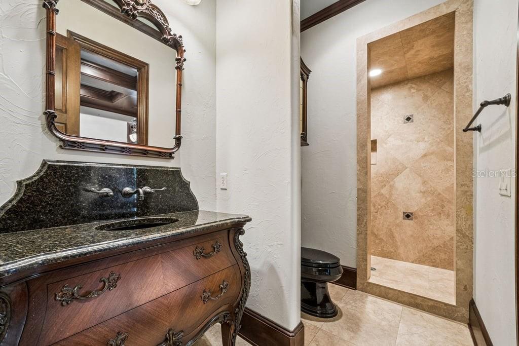 O6411706 Property Photo