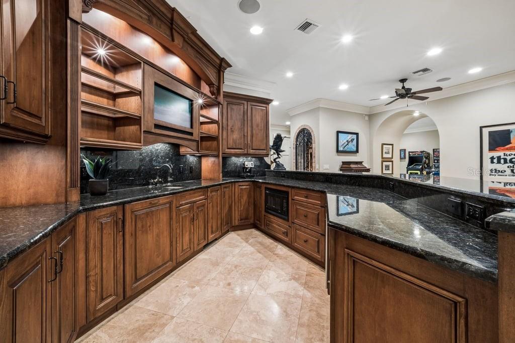 O6411706 Property Photo