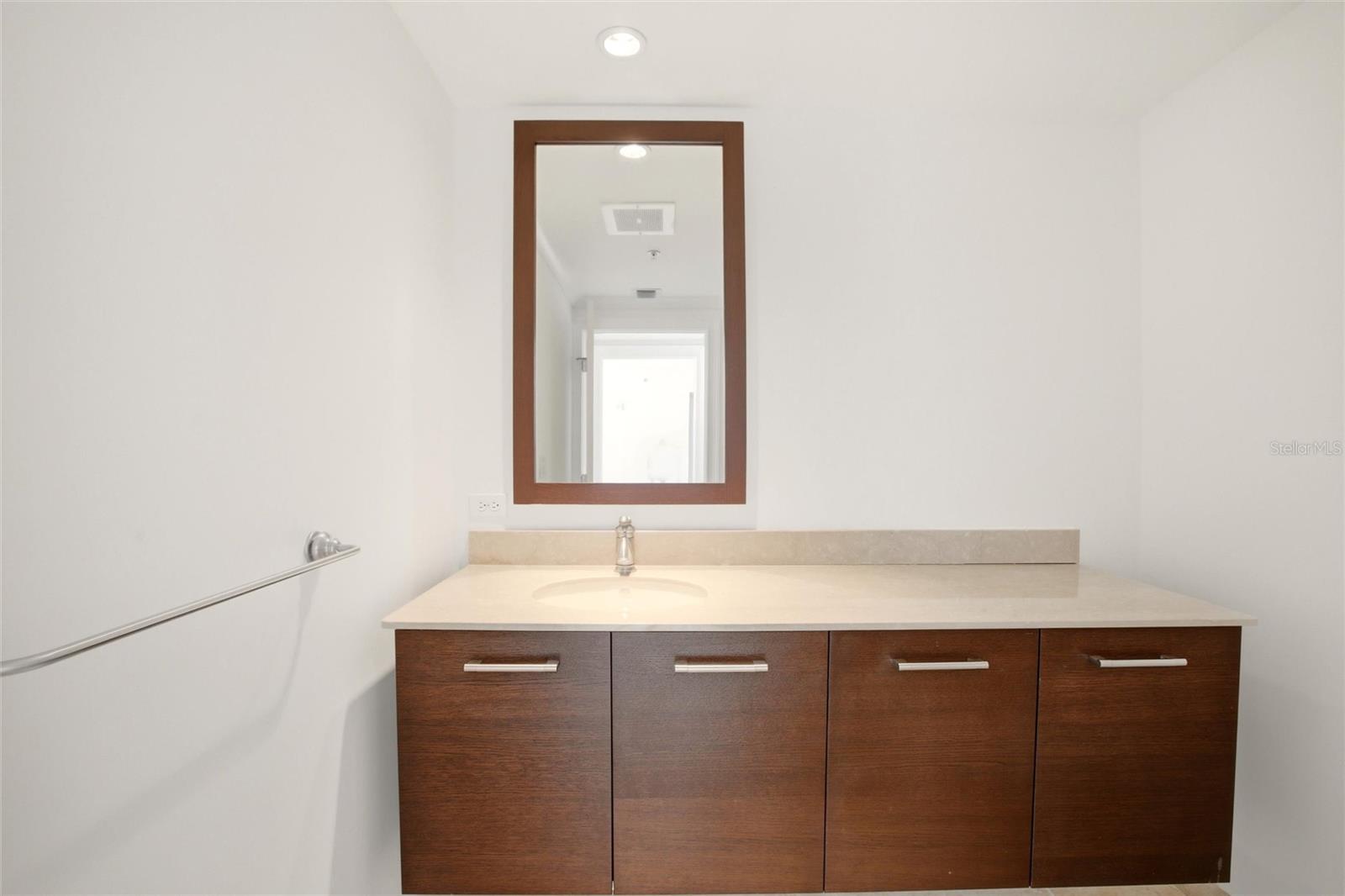 A4695236 Property Photo