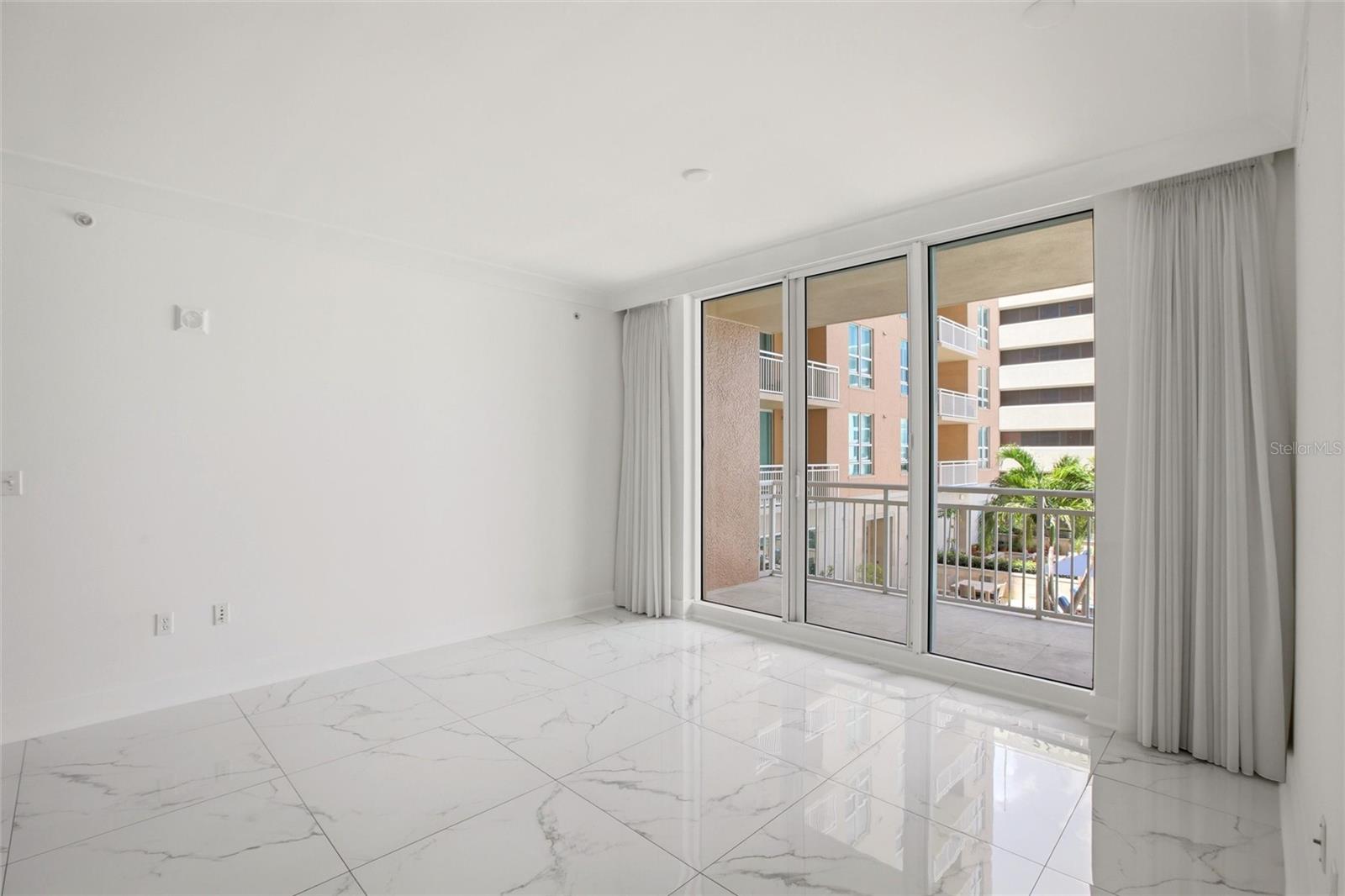 A4695236 Property Photo