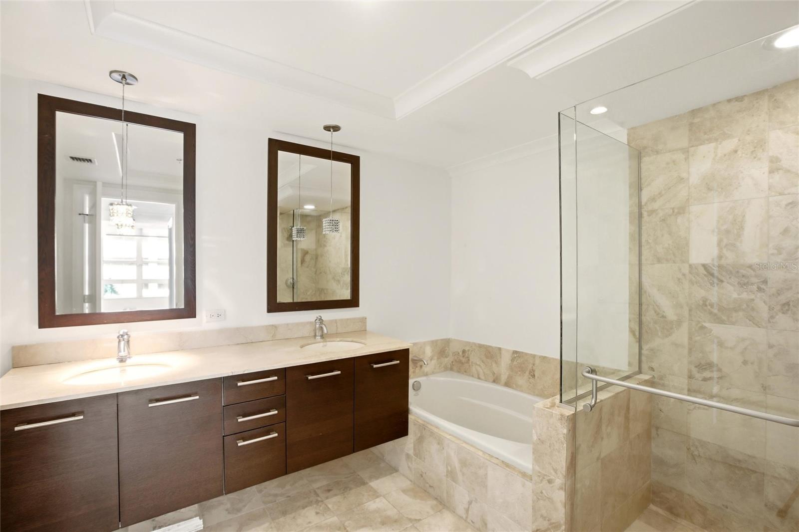 A4695236 Property Photo