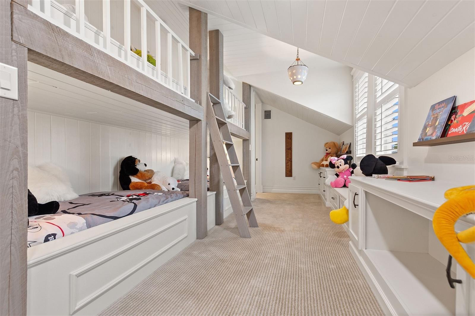 A4695332 Property Photo