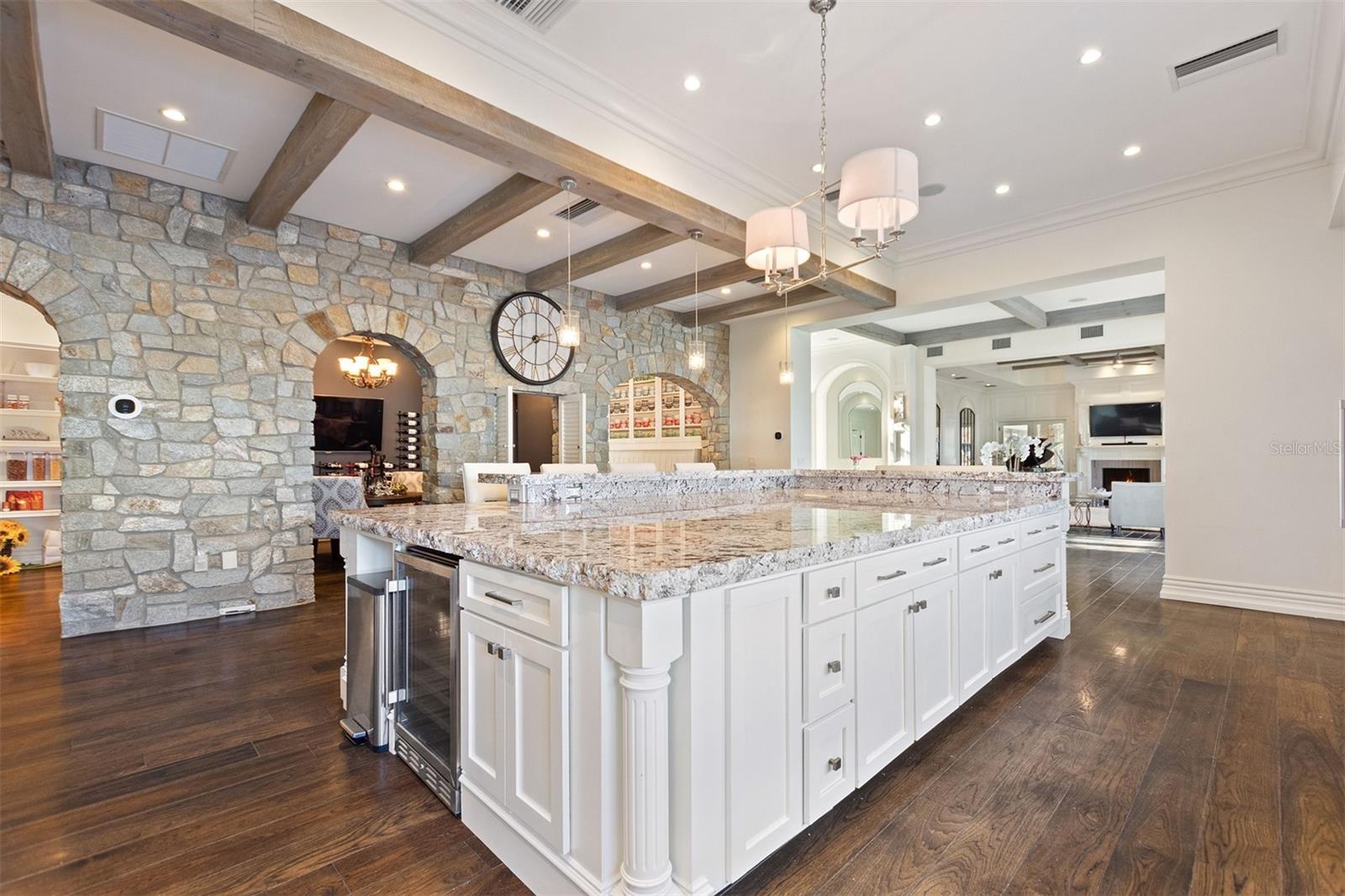 A4695332 Property Photo