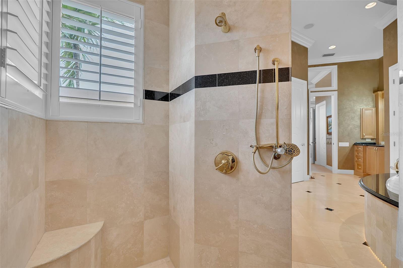 A4695466 Property Photo