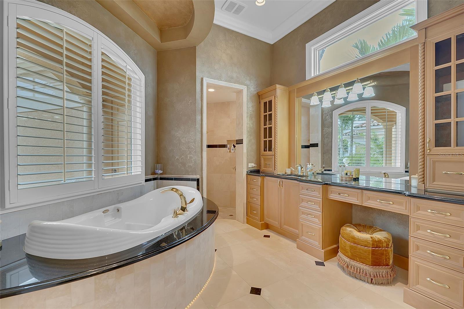 A4695466 Property Photo