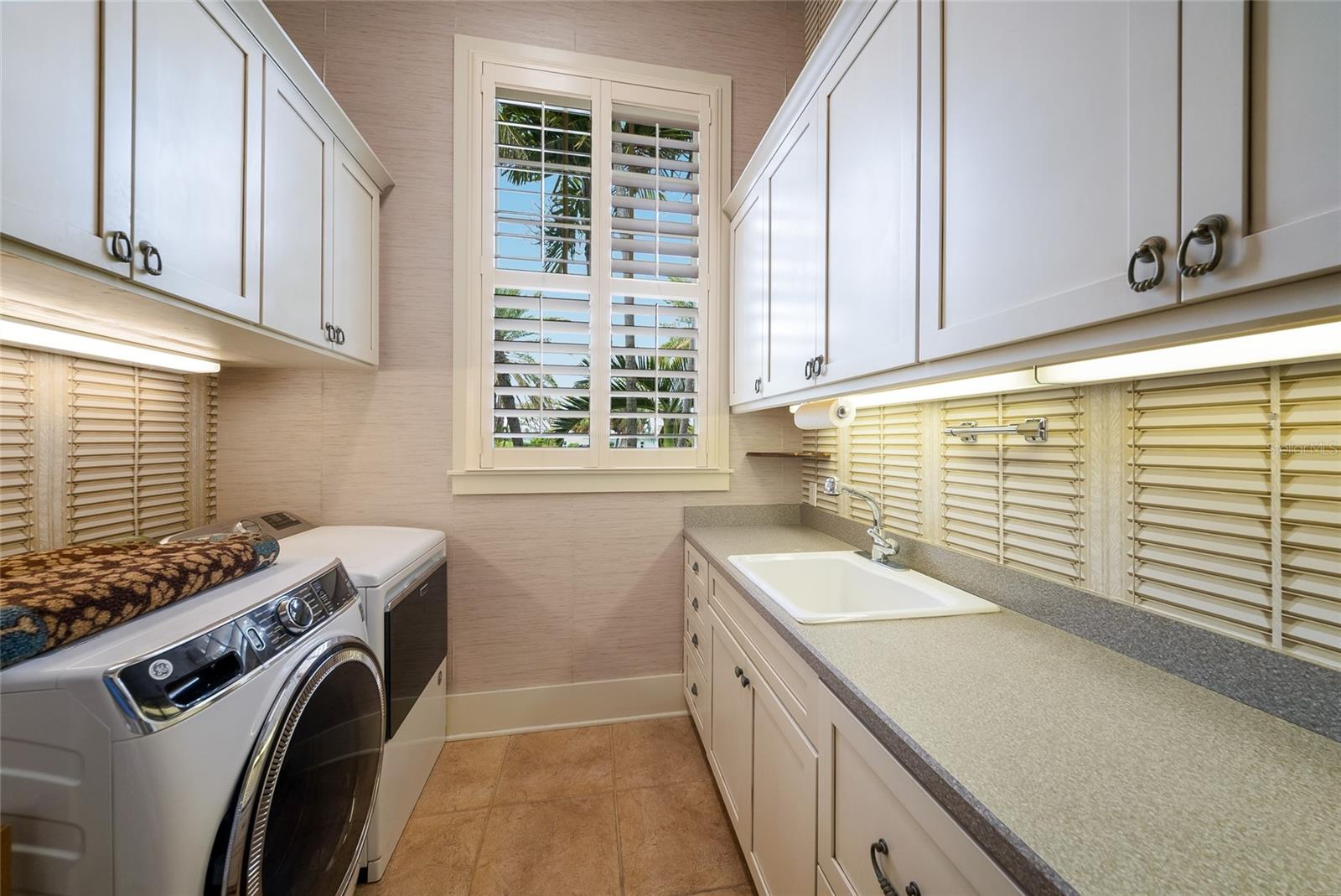 A4695861 Property Photo