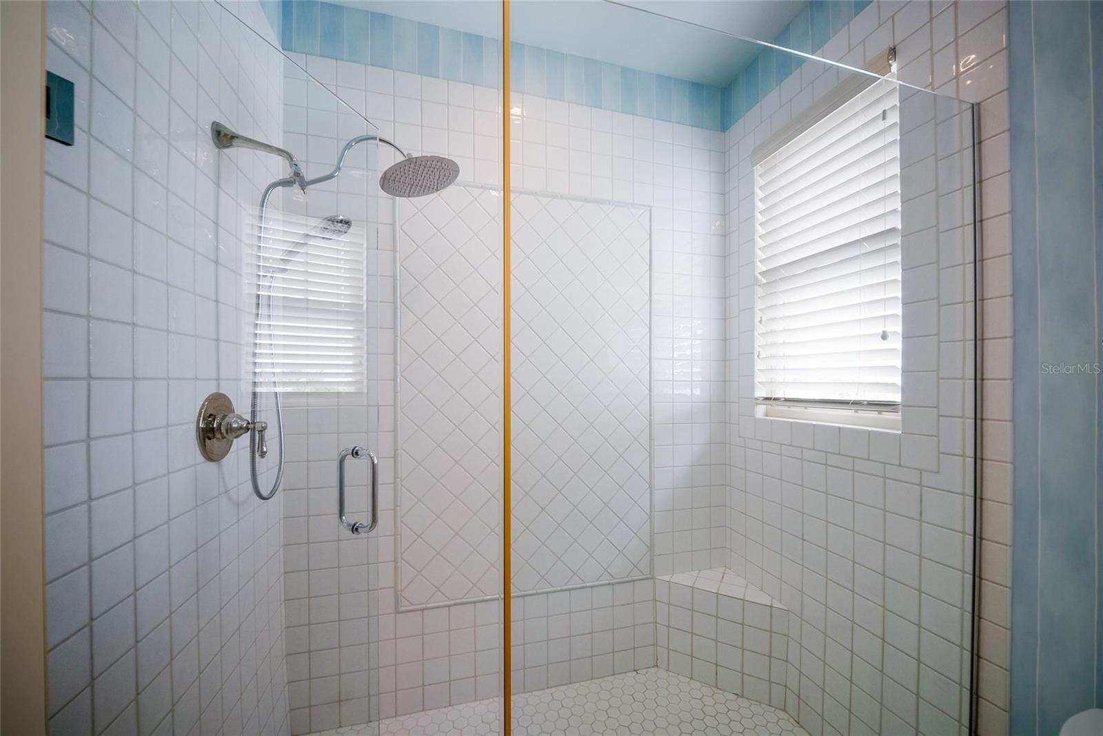 A4695861 Property Photo