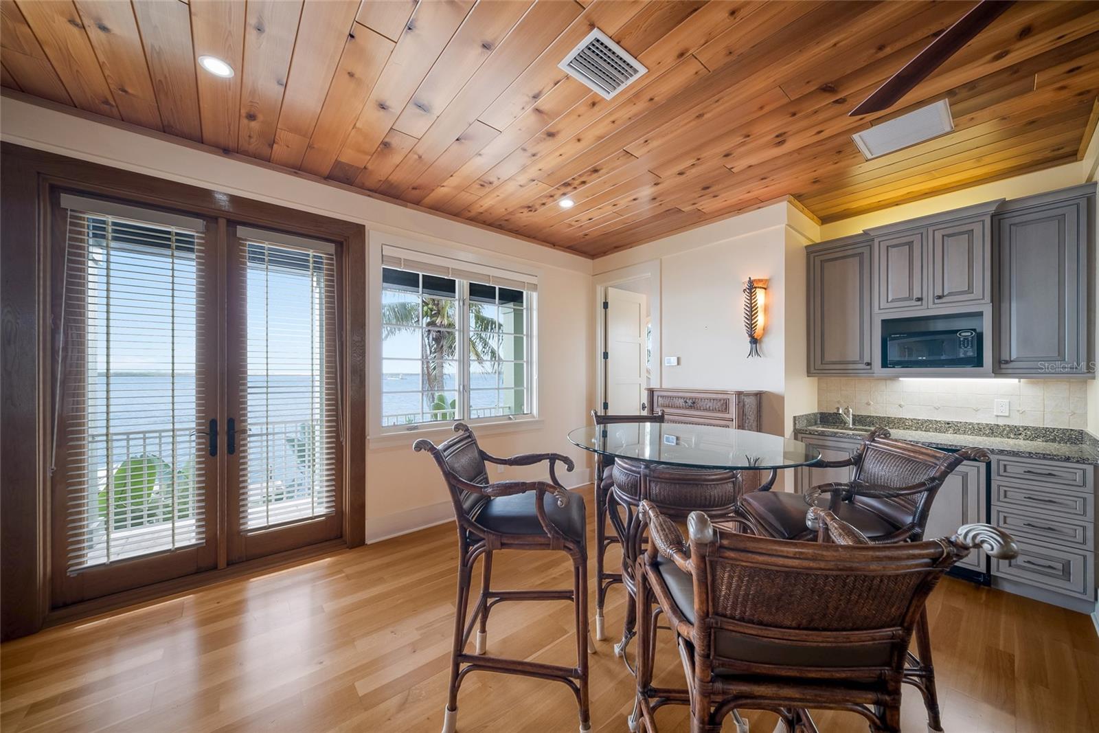 A4695861 Property Photo