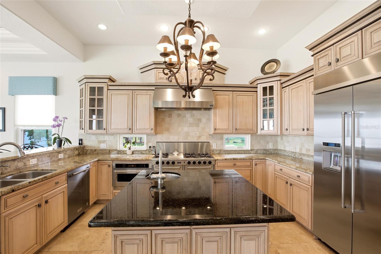 A4695898 Property Photo