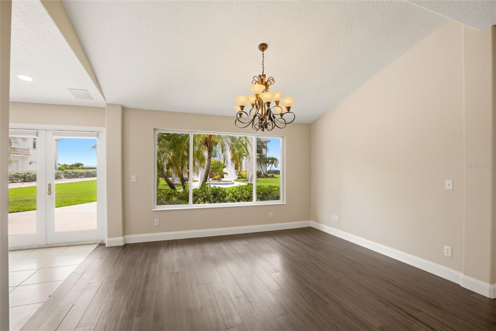 A4695898 Property Photo