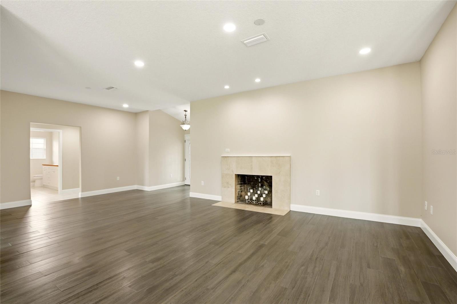 A4695898 Property Photo