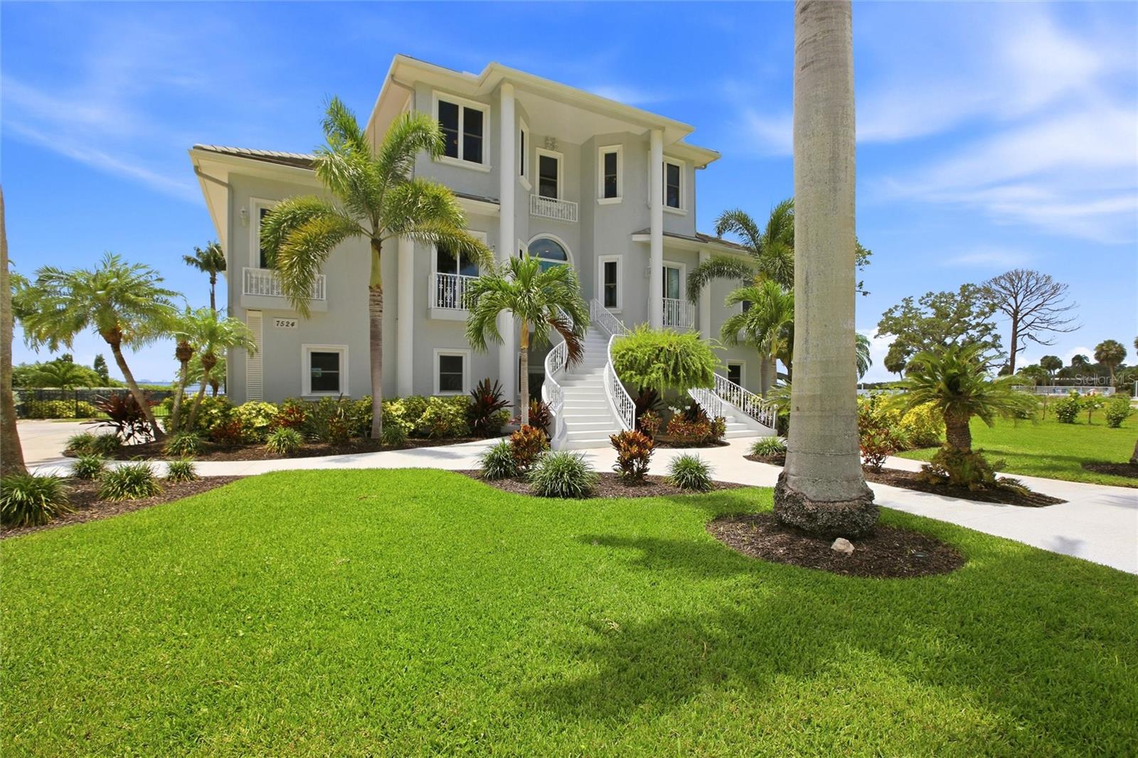 A4695898 Property Photo