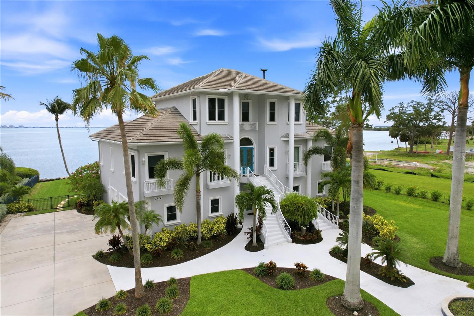 A4695898 Property Photo