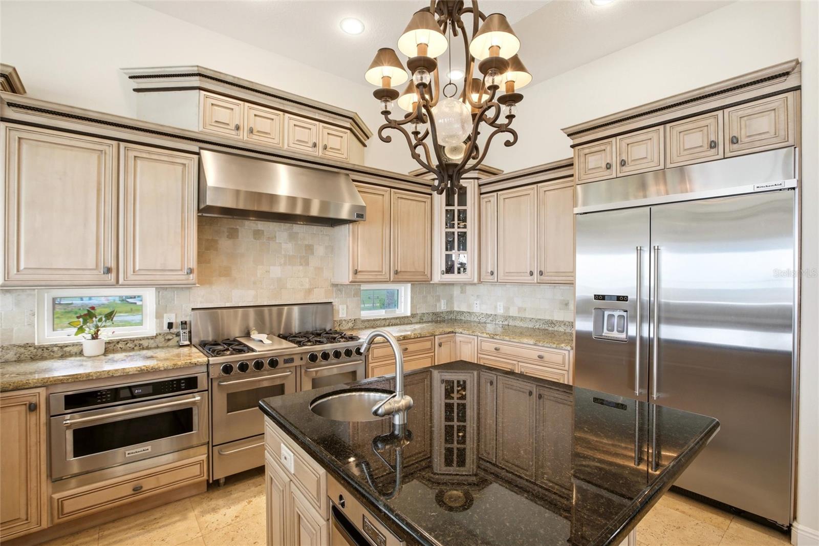 A4695898 Property Photo
