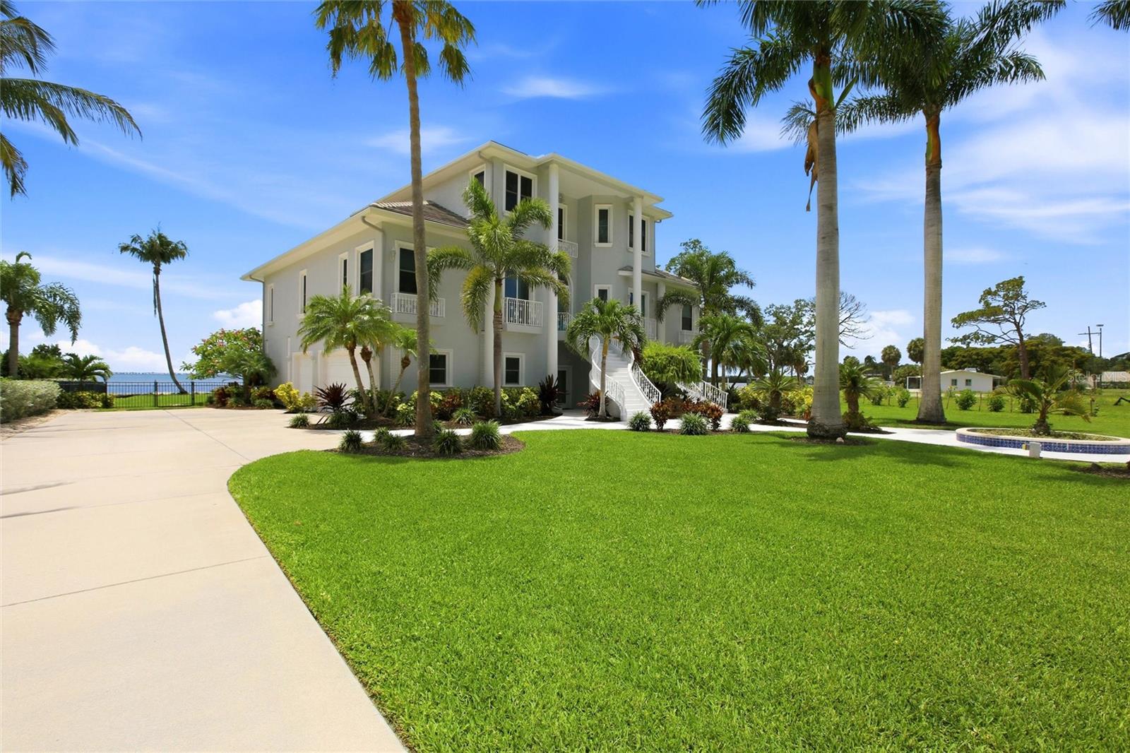 A4695898 Property Photo