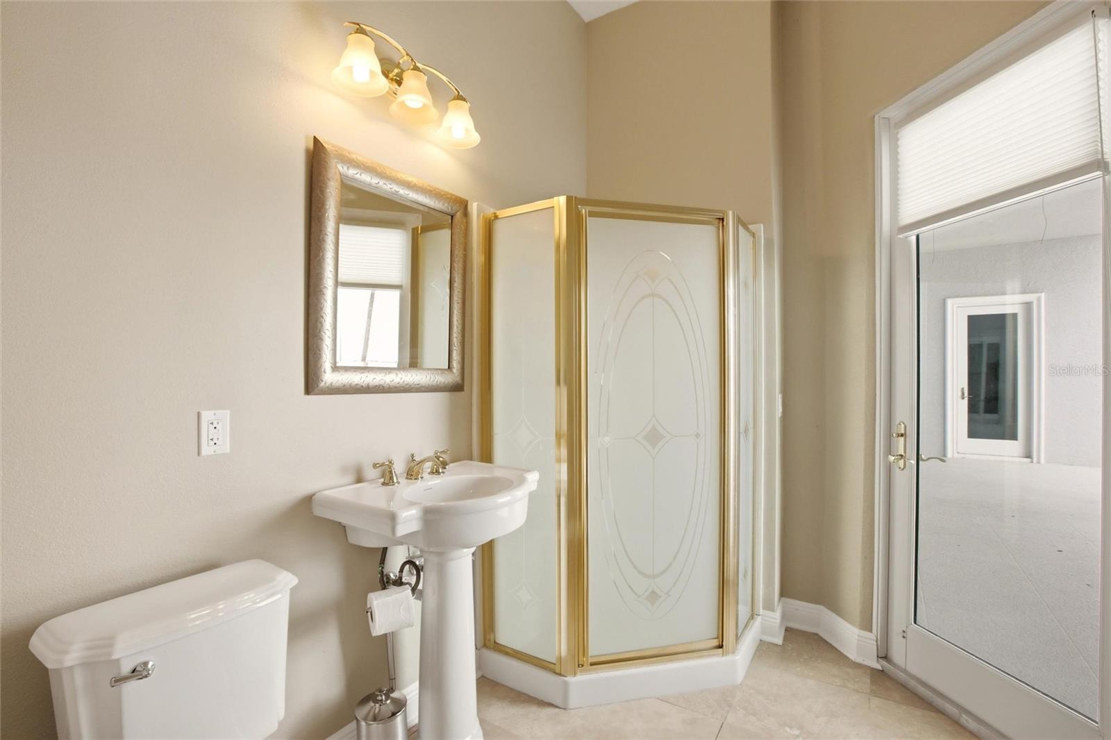 A4695898 Property Photo