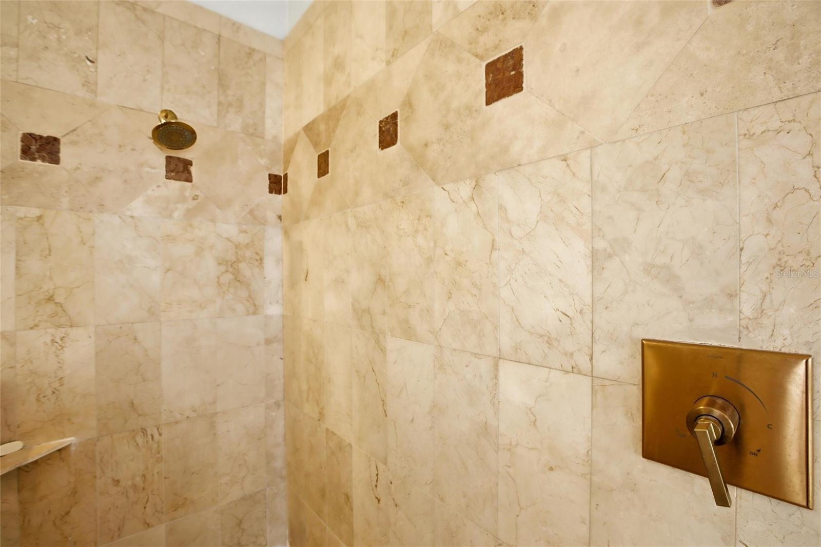A4695898 Property Photo