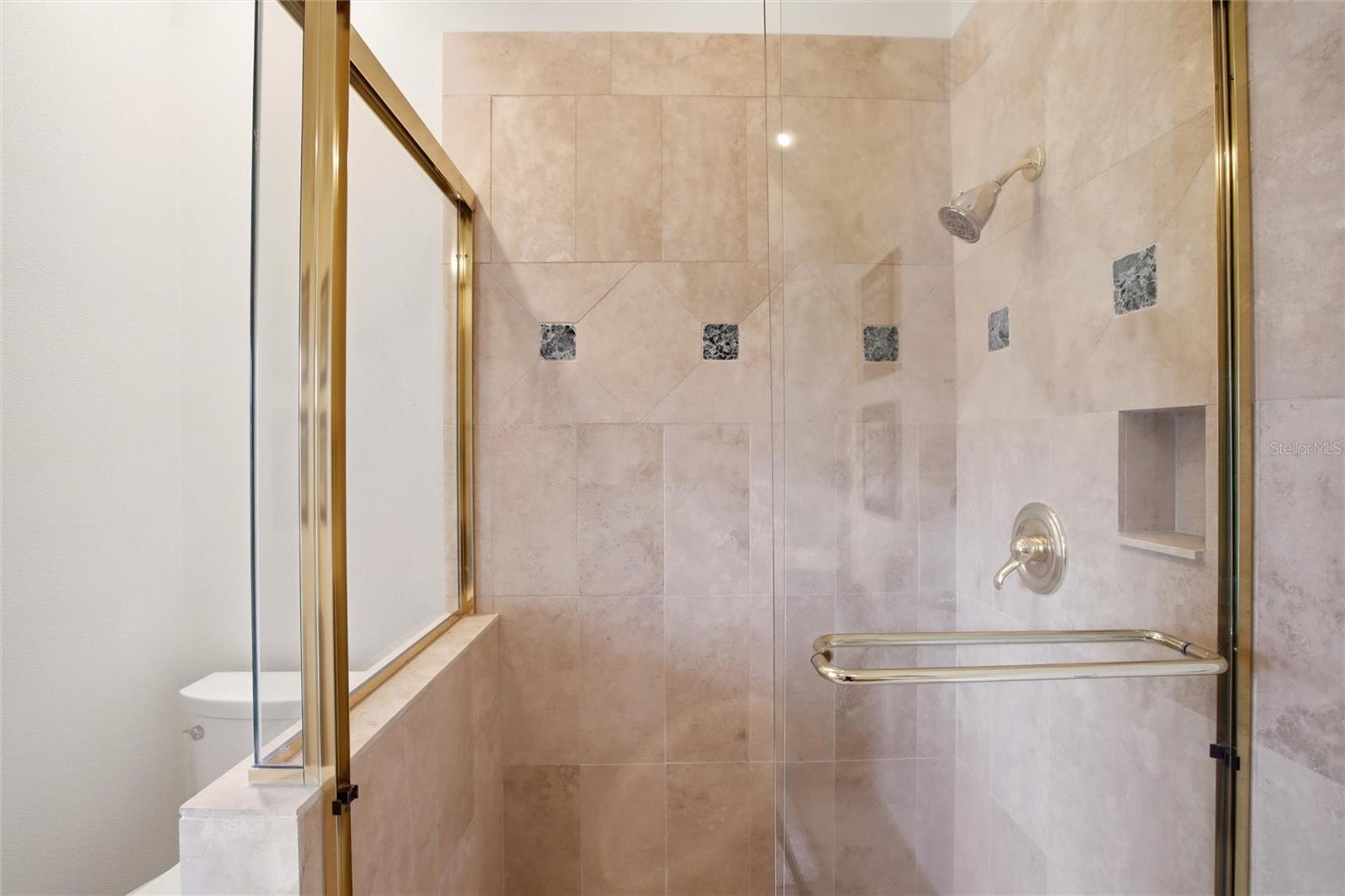 A4695898 Property Photo