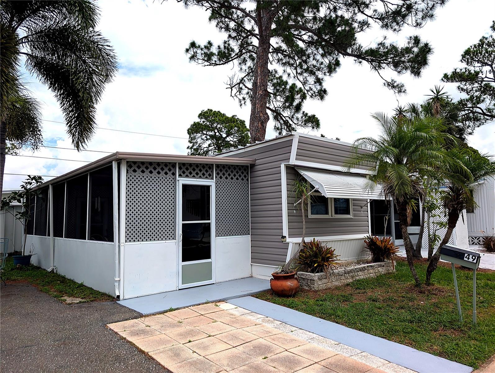 MLS# TB8515517 Property Photo