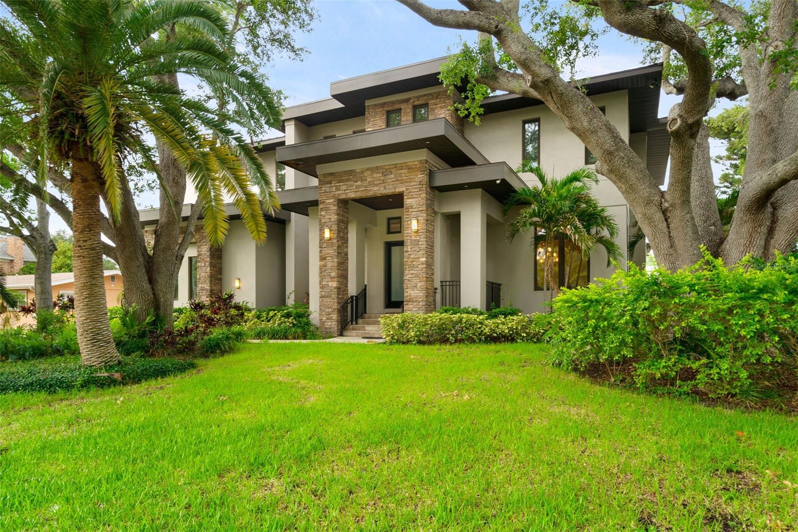 TB8515550 Property Photo