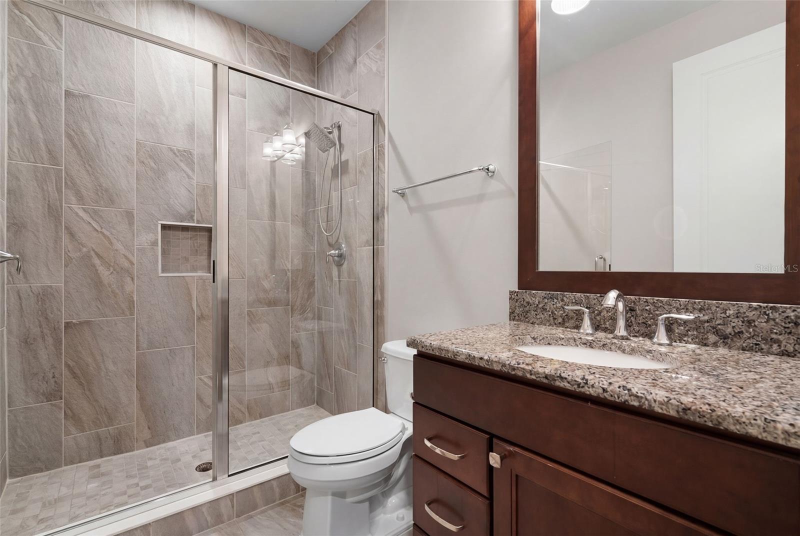 TB8515550 Property Photo