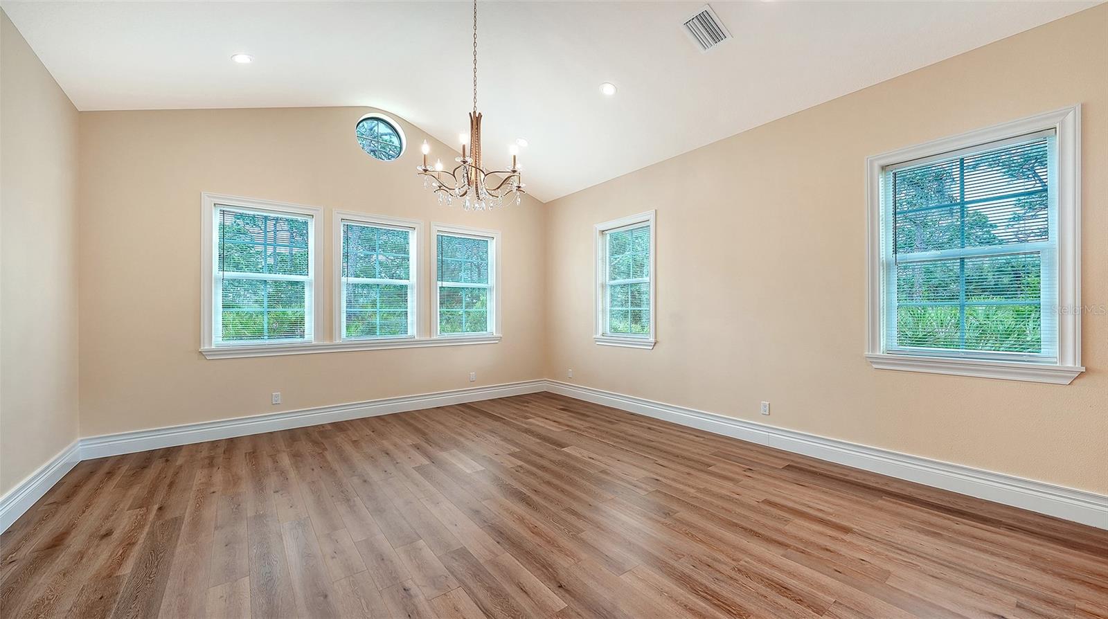 A4695959 Property Photo