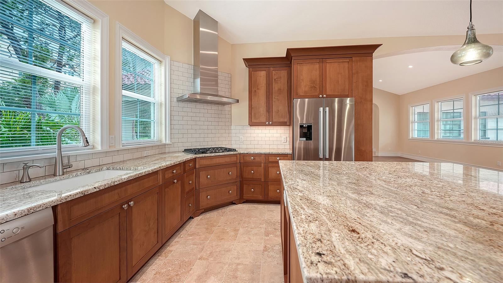 A4695959 Property Photo