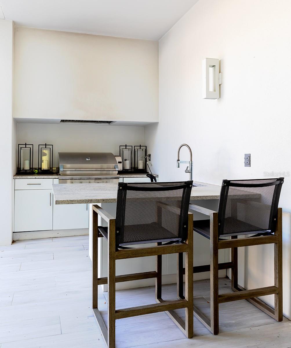 O6414890 Property Photo