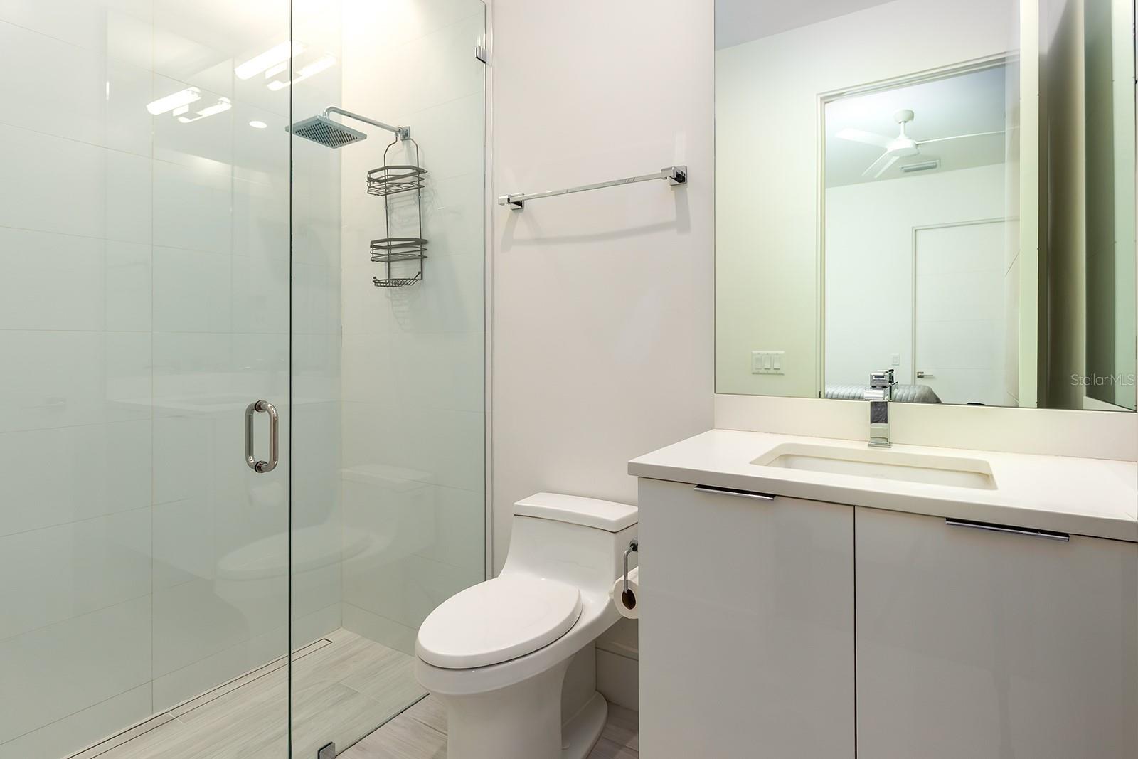 O6414890 Property Photo