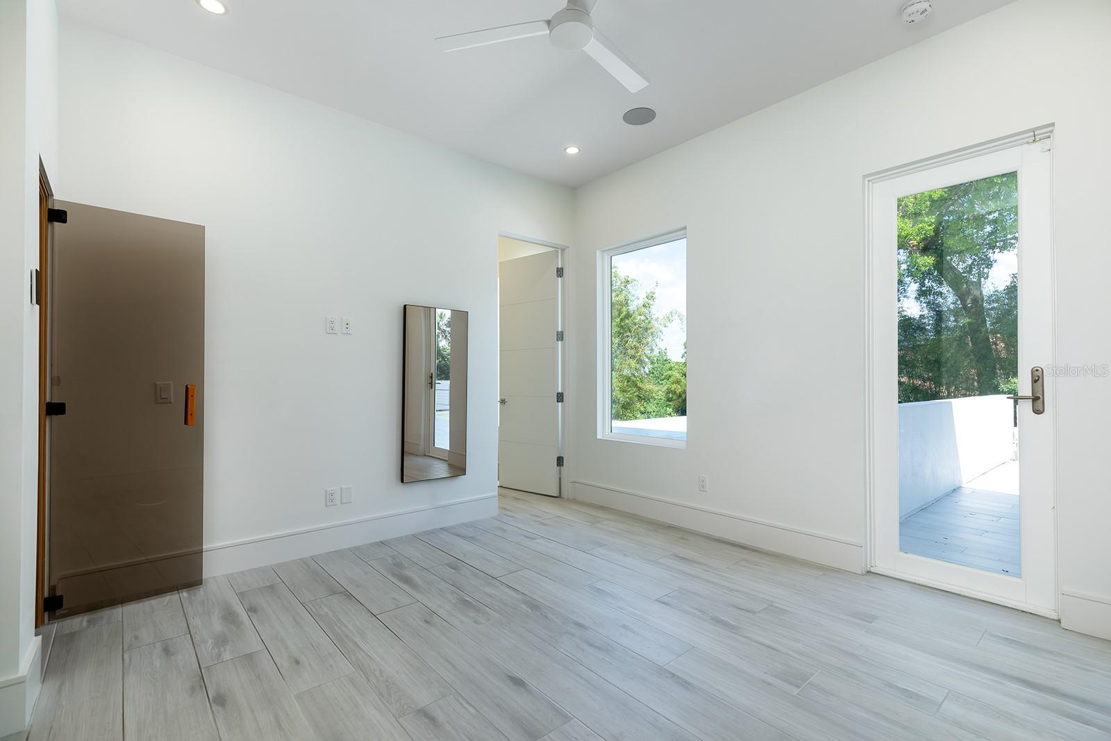 O6414890 Property Photo