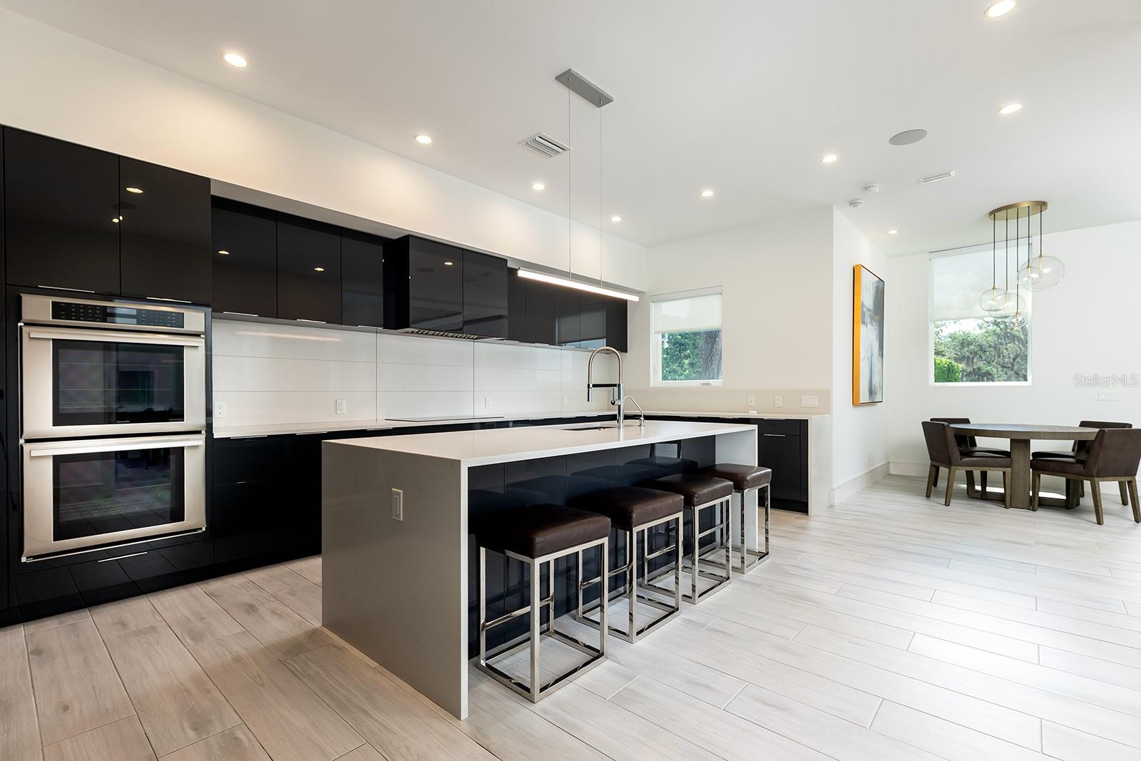 O6414890 Property Photo