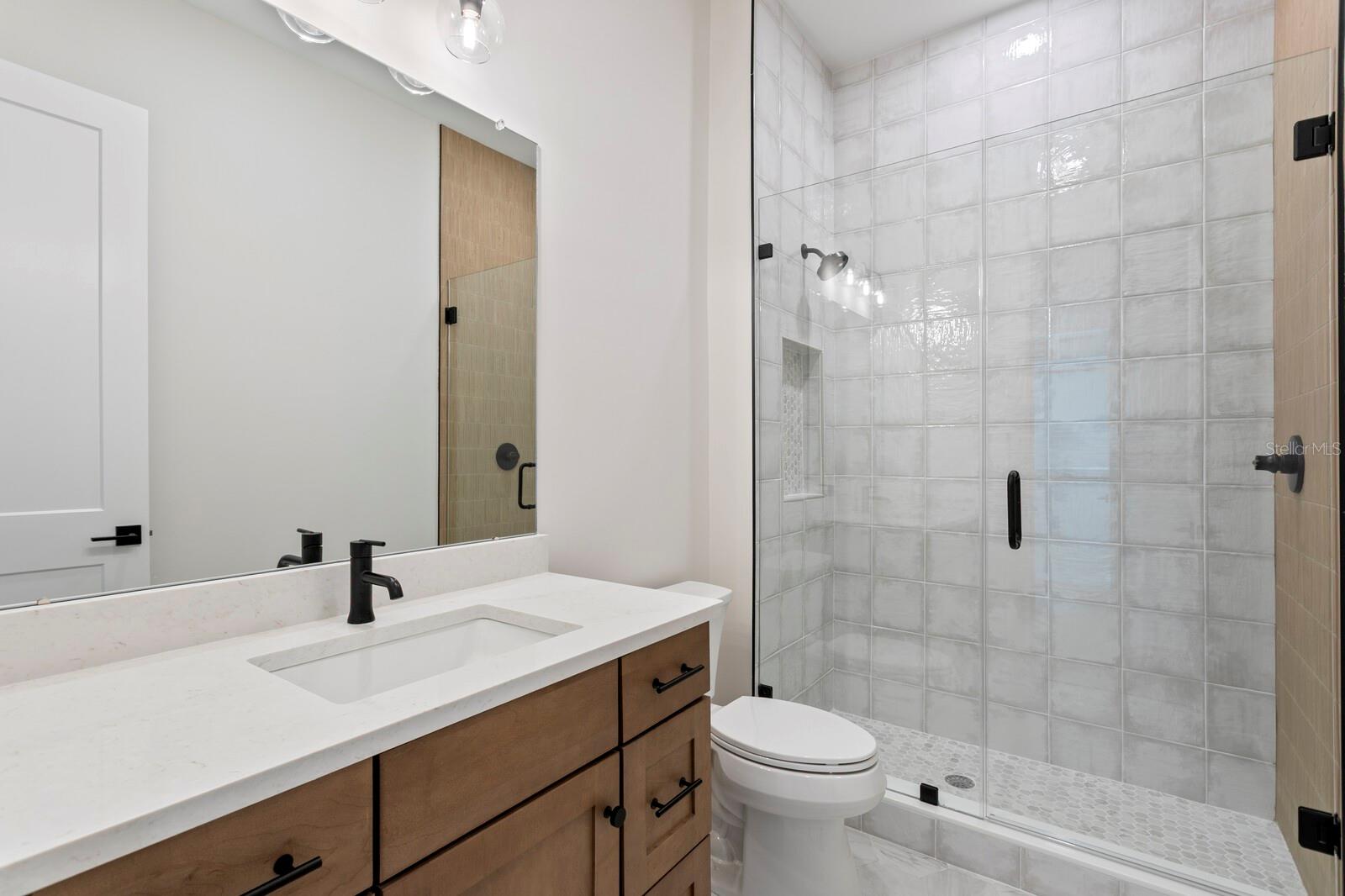 TB8518095 Property Photo