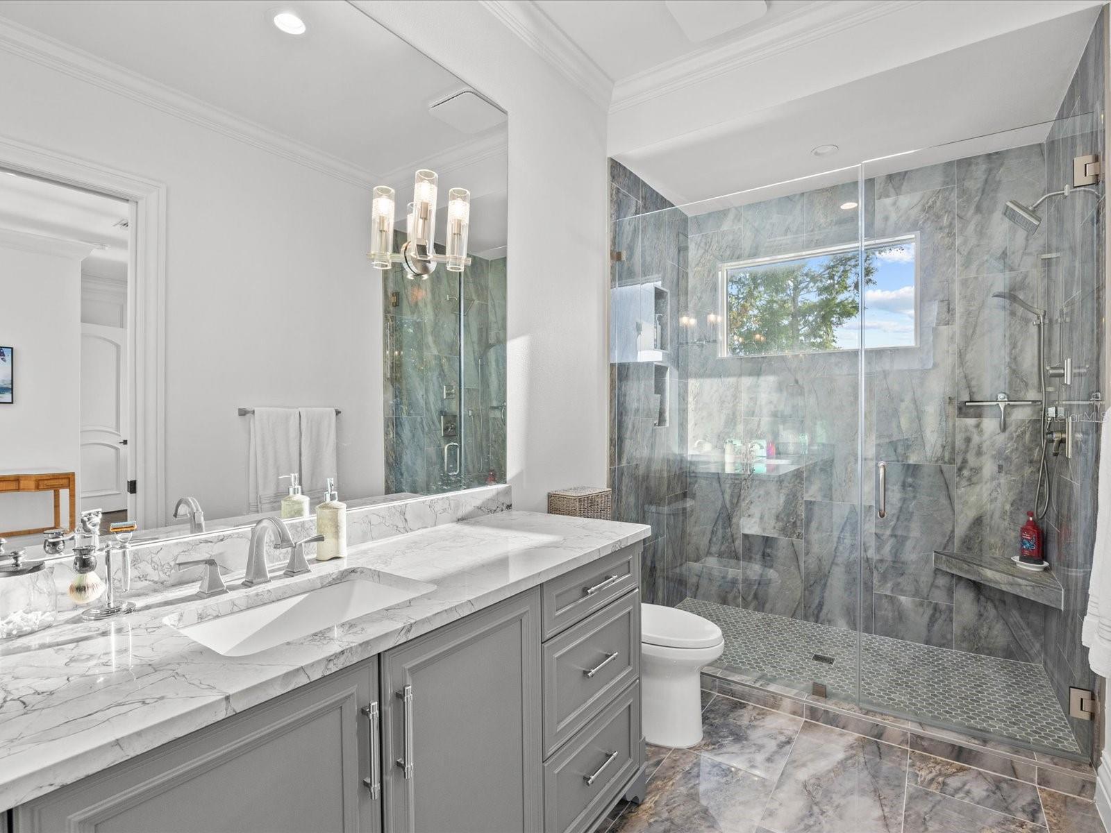 O6416194 Property Photo