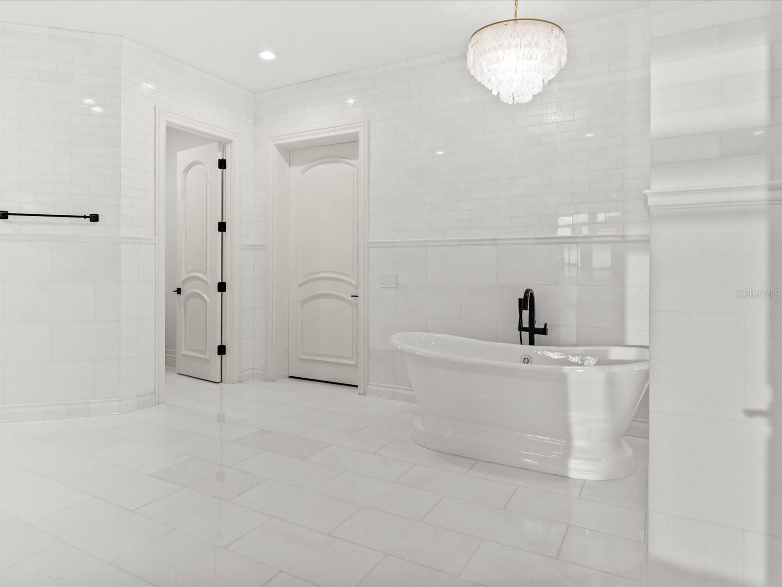 O6416194 Property Photo