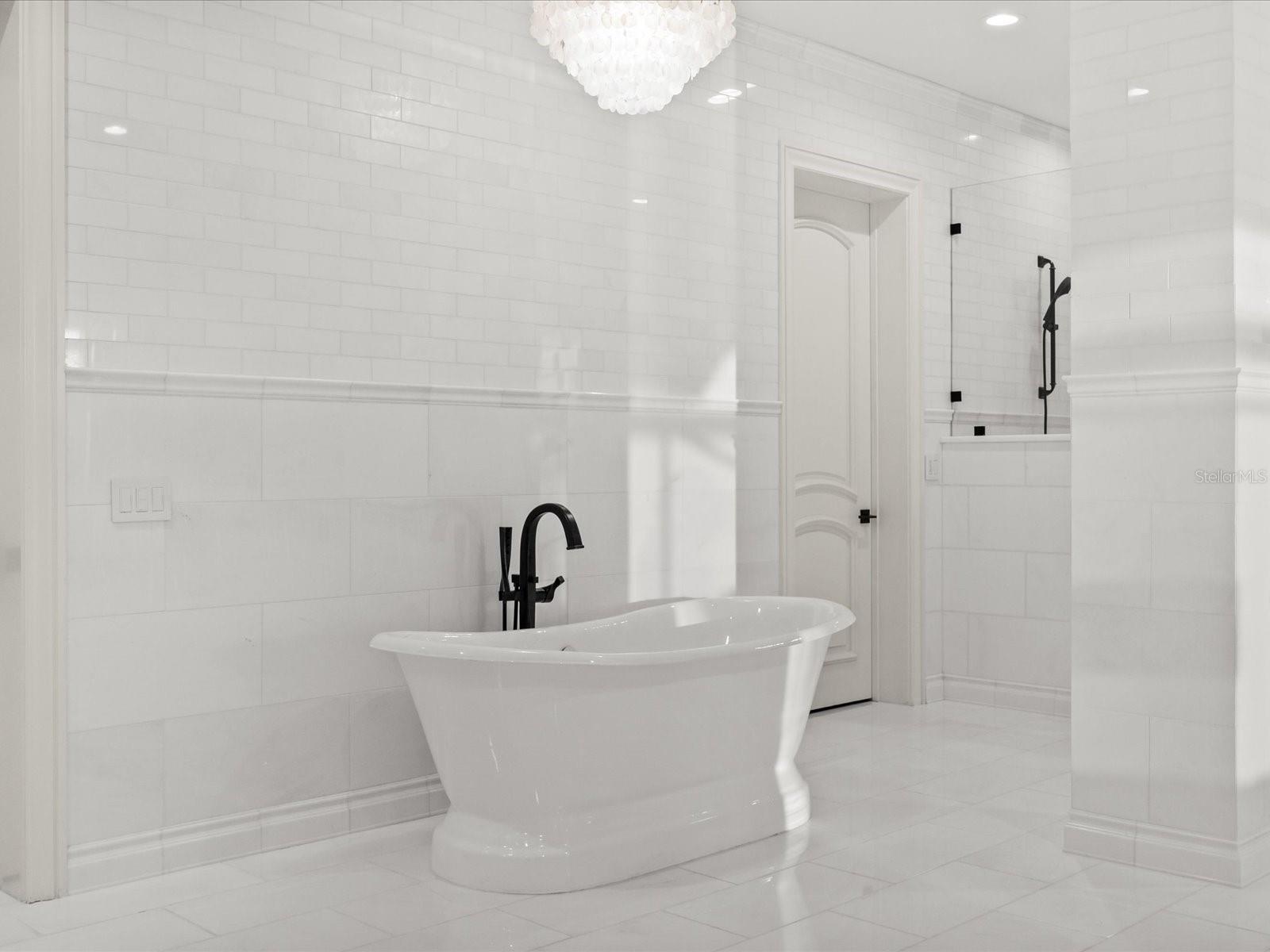 O6416194 Property Photo