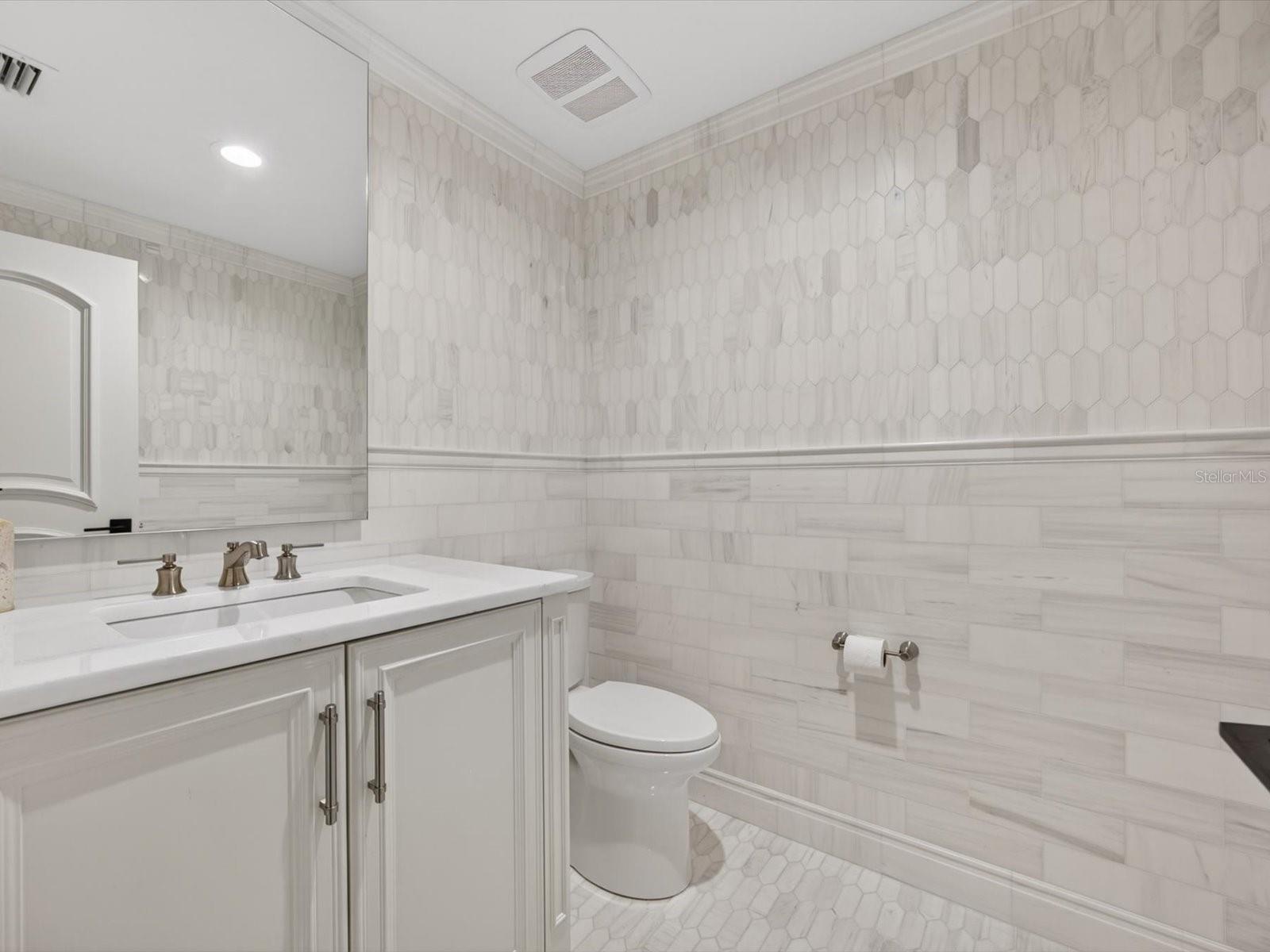 O6416194 Property Photo