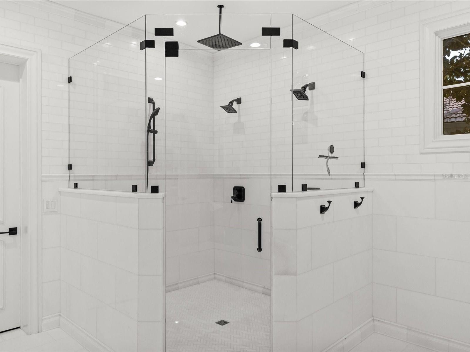 O6416194 Property Photo