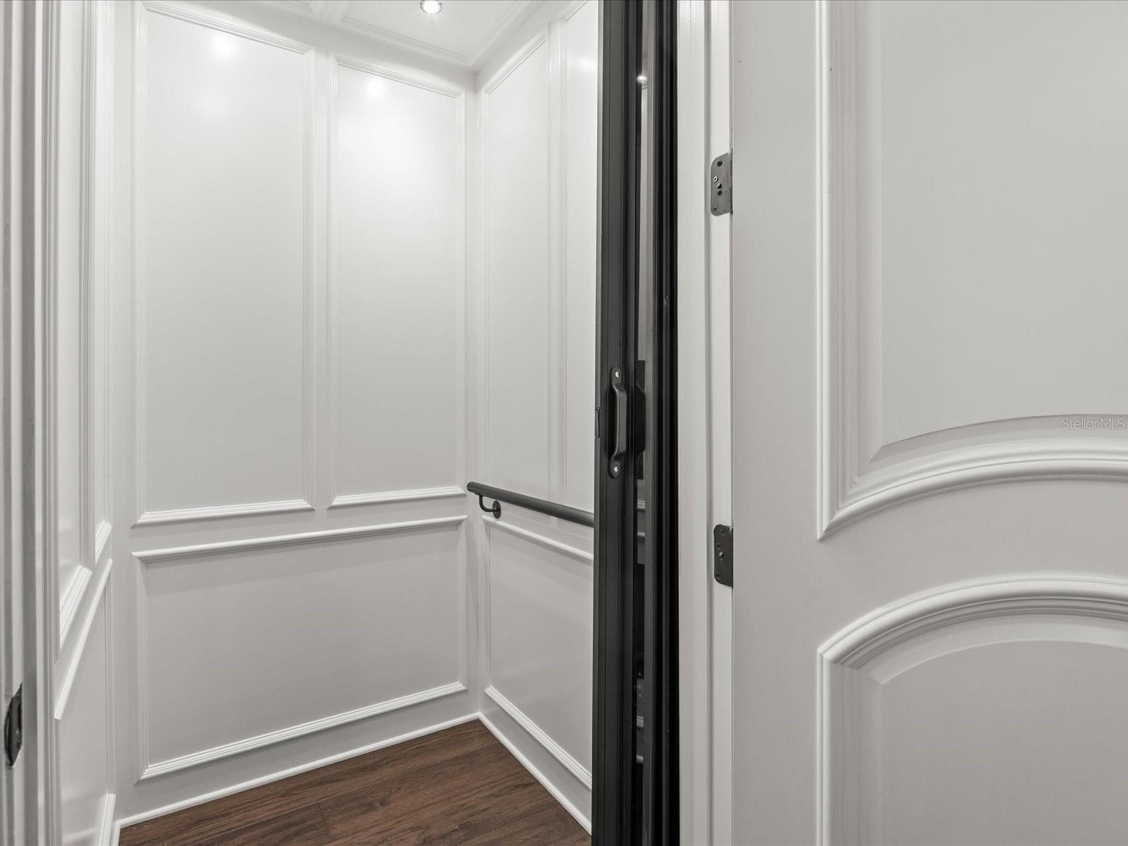O6416194 Property Photo
